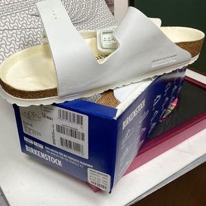 Birkenstock Arizona BS White. Size 43. Never worn.